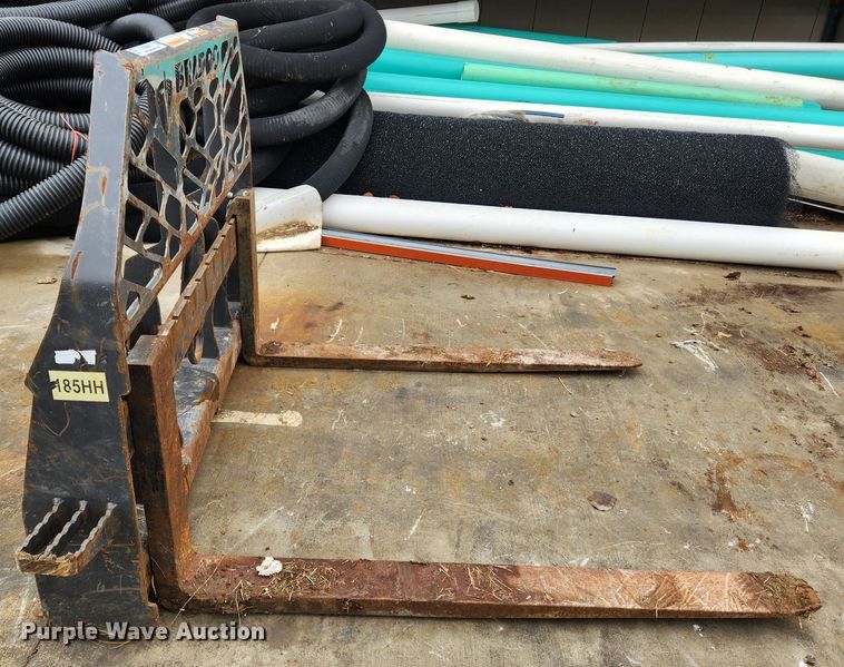 image for item KT9566 Bradco  skid steer forks