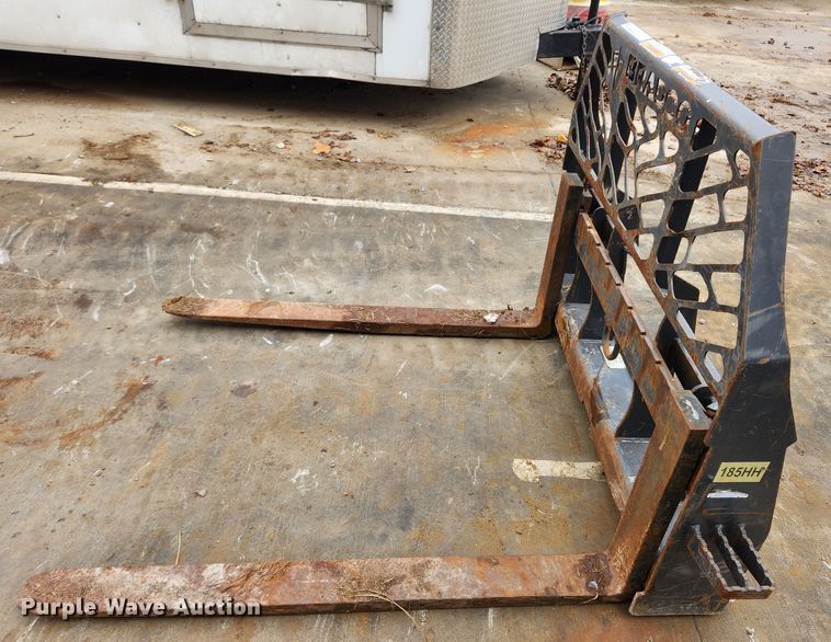 image for item KT9566 Bradco  skid steer forks