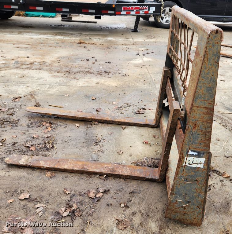 image for item KT9568 (2) sets of skid steer forks