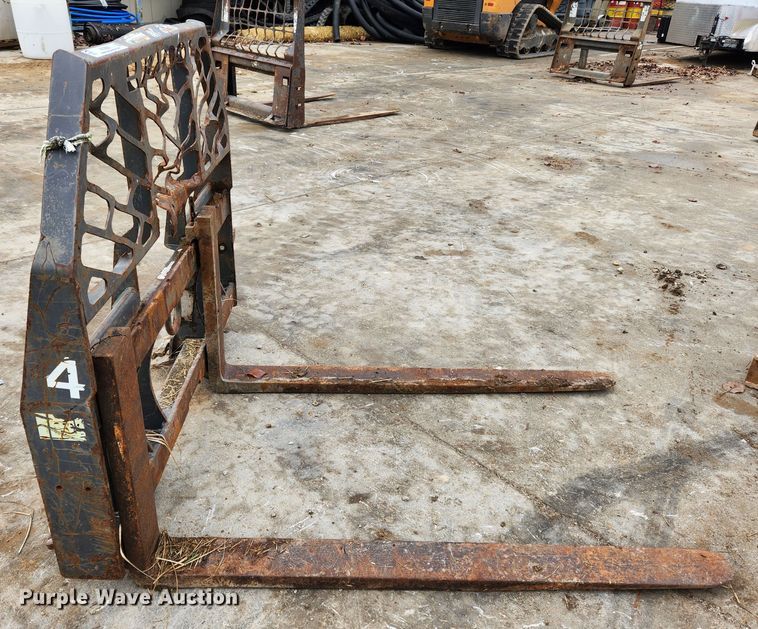 image for item KT9569 Bradco  skid steer forks