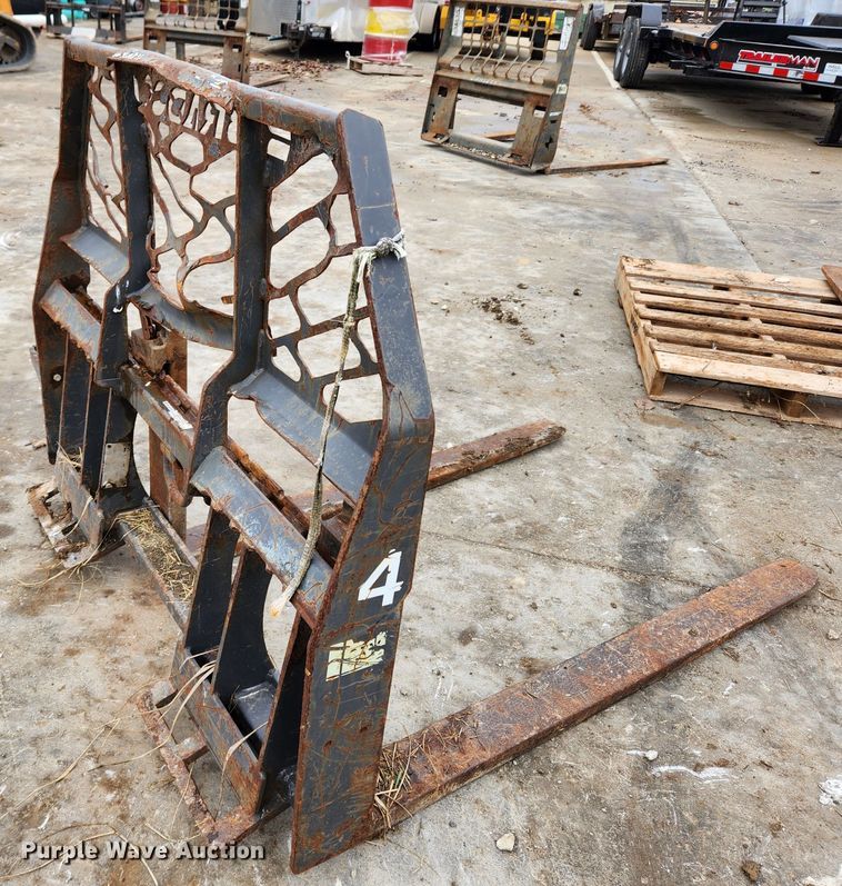 image for item KT9569 Bradco  skid steer forks