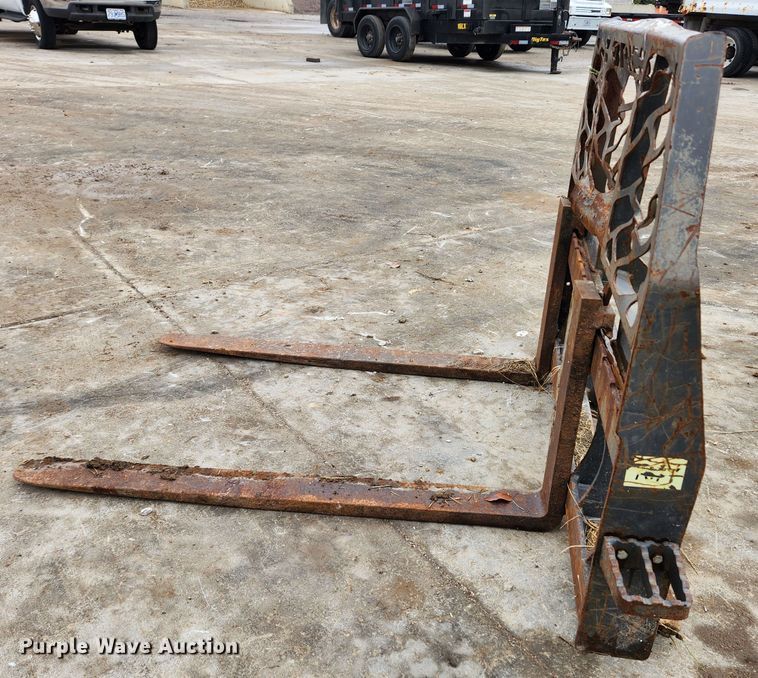 image for item KT9569 Bradco  skid steer forks