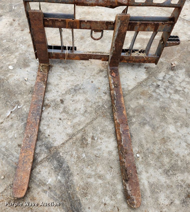 image for item KT9569 Bradco  skid steer forks