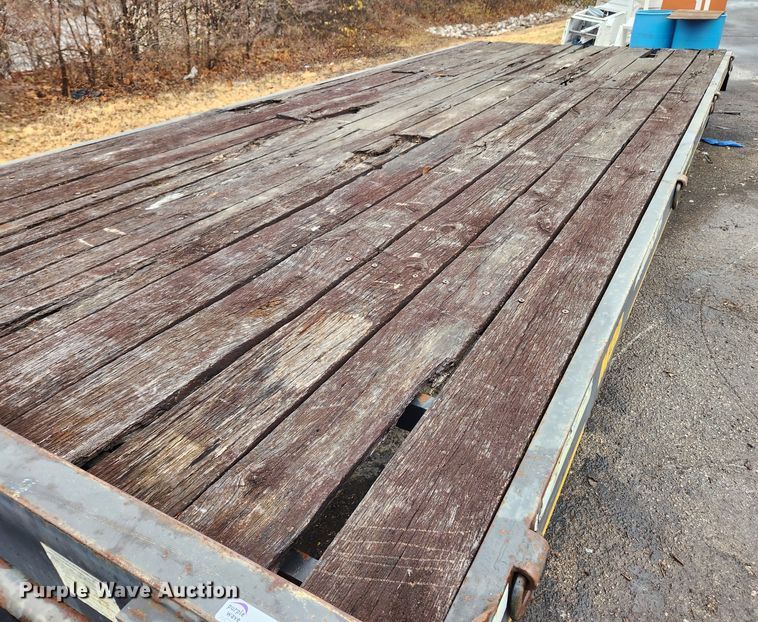 image for item KT9570 2004 Millenium M9D24P  equipment trailer