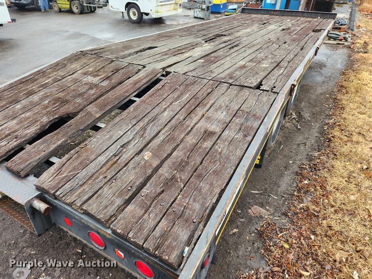 image for item KT9570 2004 Millenium M9D24P  equipment trailer