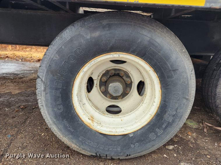 image for item KT9570 2004 Millenium M9D24P  equipment trailer