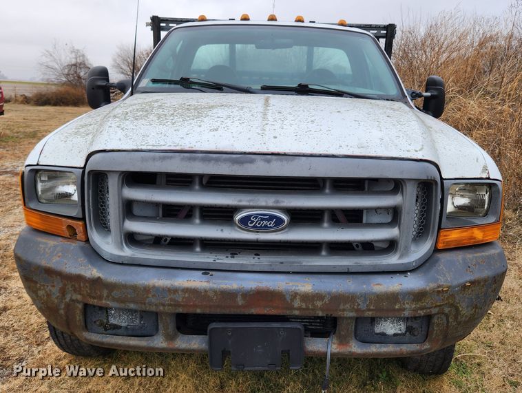 image for item KT9580 1999 Ford F550 Super Duty XL  flatbed truck