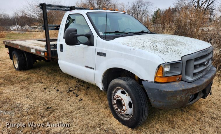 image for item KT9580 1999 Ford F550 Super Duty XL  flatbed truck