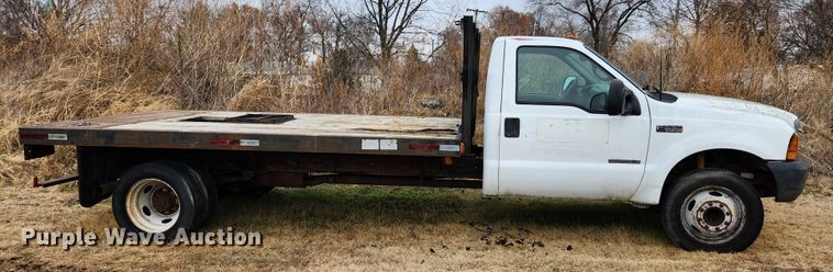 image for item KT9580 1999 Ford F550 Super Duty XL  flatbed truck