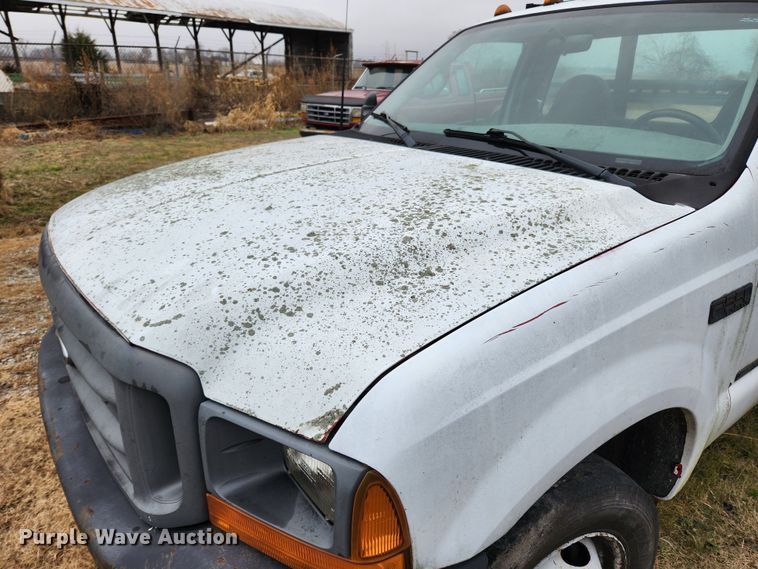 image for item KT9580 1999 Ford F550 Super Duty XL  flatbed truck