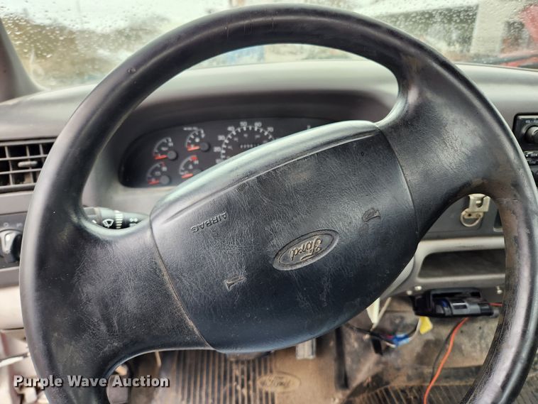 image for item KT9580 1999 Ford F550 Super Duty XL  flatbed truck