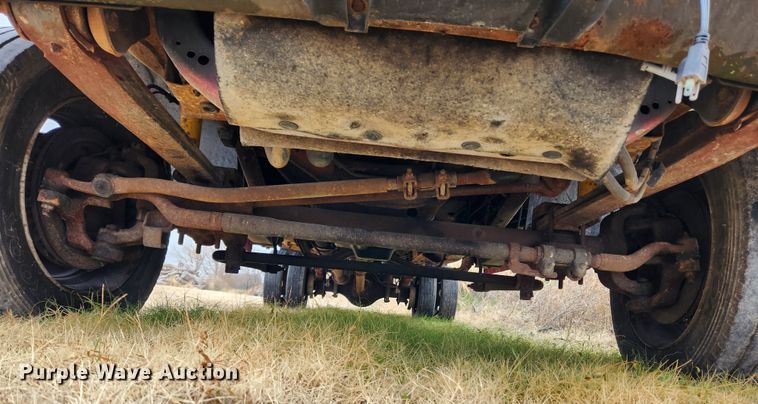 image for item KT9580 1999 Ford F550 Super Duty XL  flatbed truck