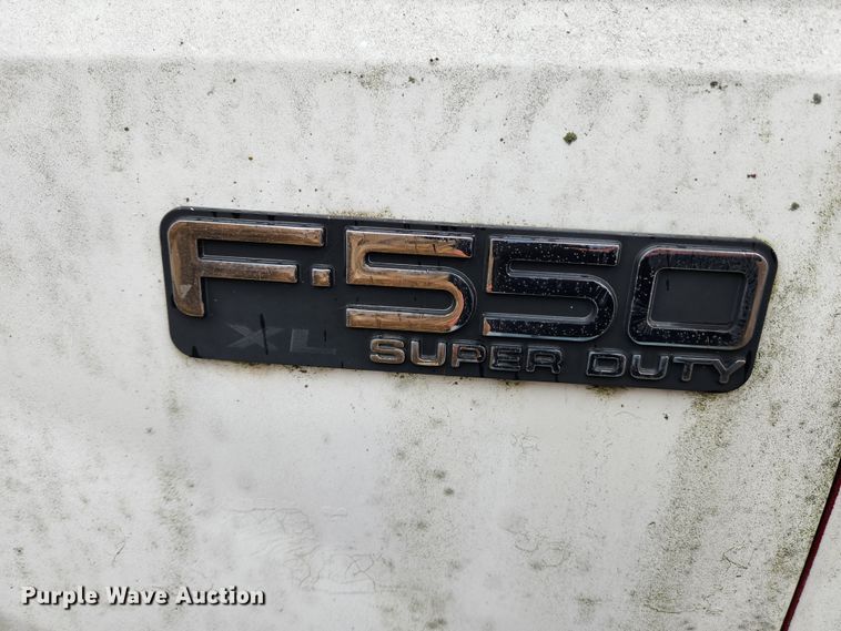 image for item KT9580 1999 Ford F550 Super Duty XL  flatbed truck