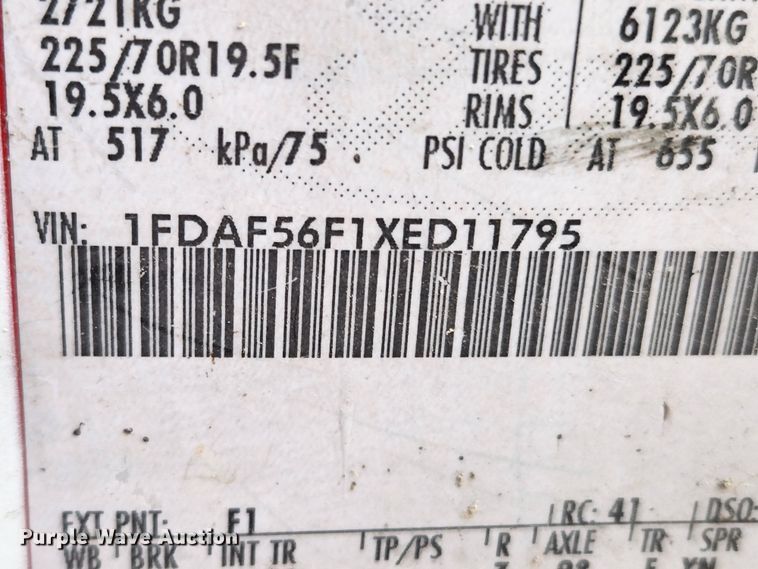 image for item KT9580 1999 Ford F550 Super Duty XL  flatbed truck