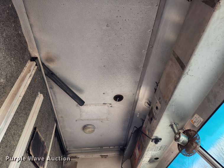 image for item KT9601 2001 Freightliner MT45  delivery truck