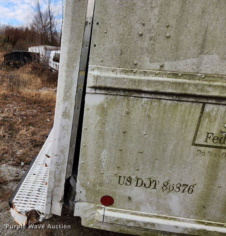 image for item KT9601 2001 Freightliner MT45  delivery truck