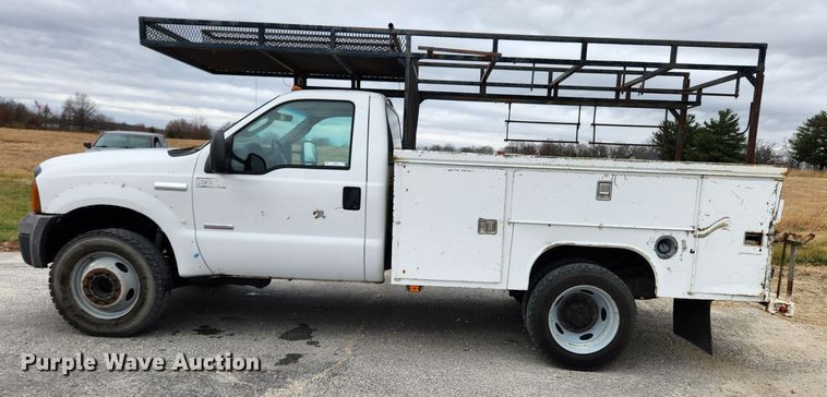 image for item KT9604 2005 Ford F550 Super Duty XL  utility / service truck