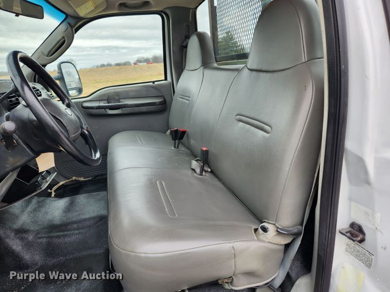 image for item KT9604 2005 Ford F550 Super Duty XL  utility / service truck