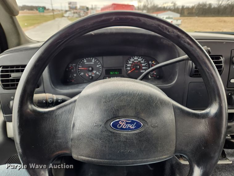 image for item KT9604 2005 Ford F550 Super Duty XL  utility / service truck