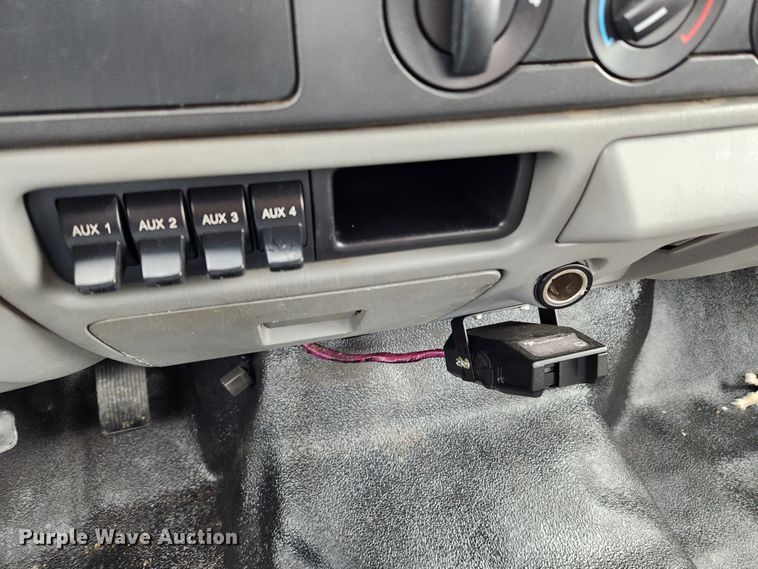 image for item KT9604 2005 Ford F550 Super Duty XL  utility / service truck