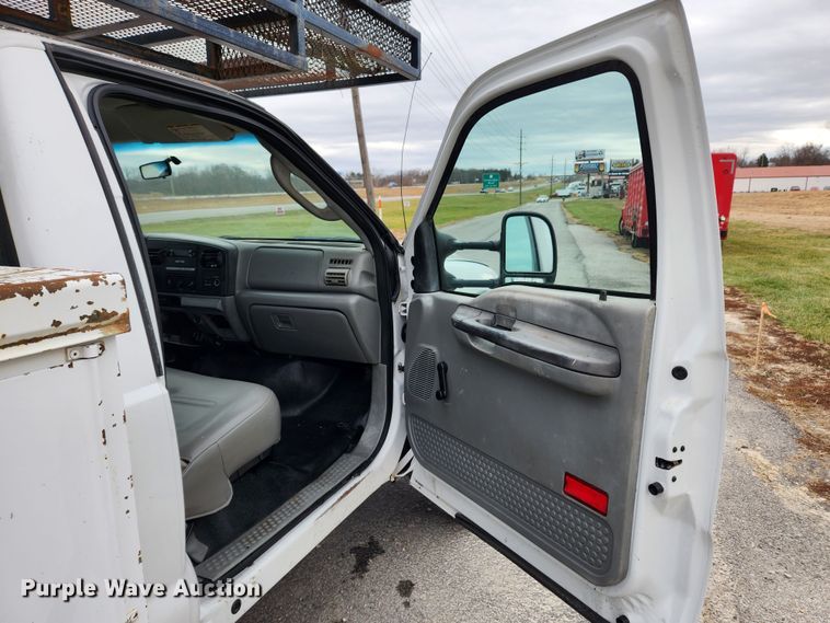 image for item KT9604 2005 Ford F550 Super Duty XL  utility / service truck