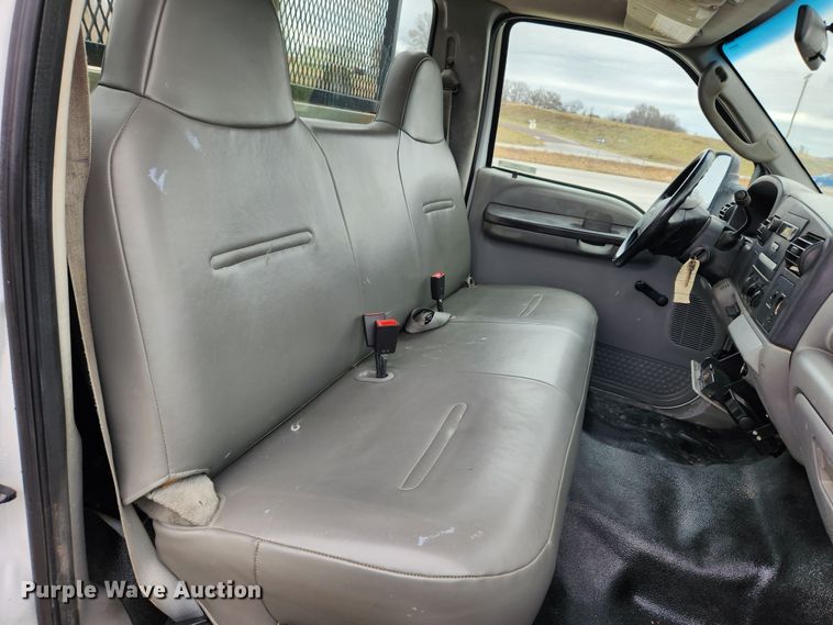 image for item KT9604 2005 Ford F550 Super Duty XL  utility / service truck