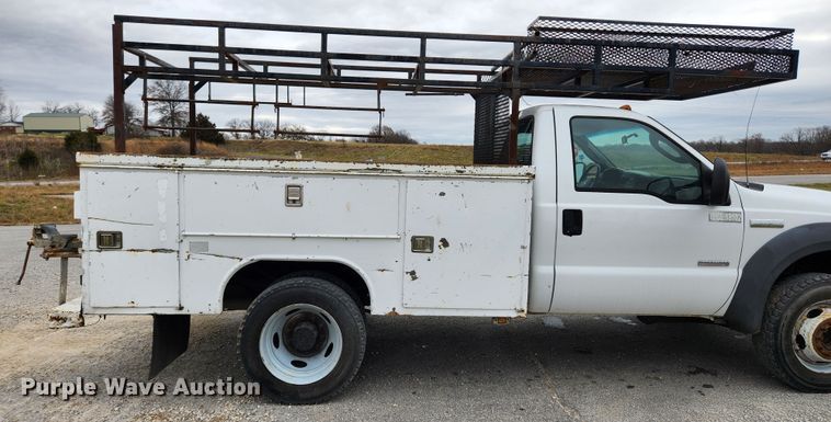 image for item KT9604 2005 Ford F550 Super Duty XL  utility / service truck