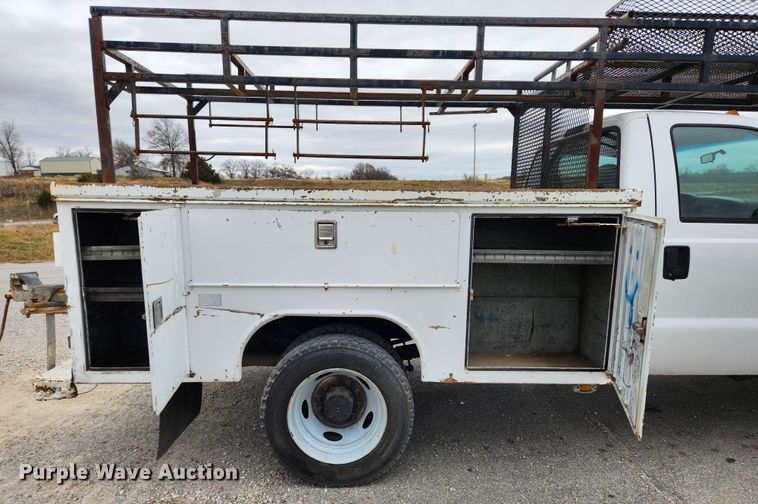 image for item KT9604 2005 Ford F550 Super Duty XL  utility / service truck