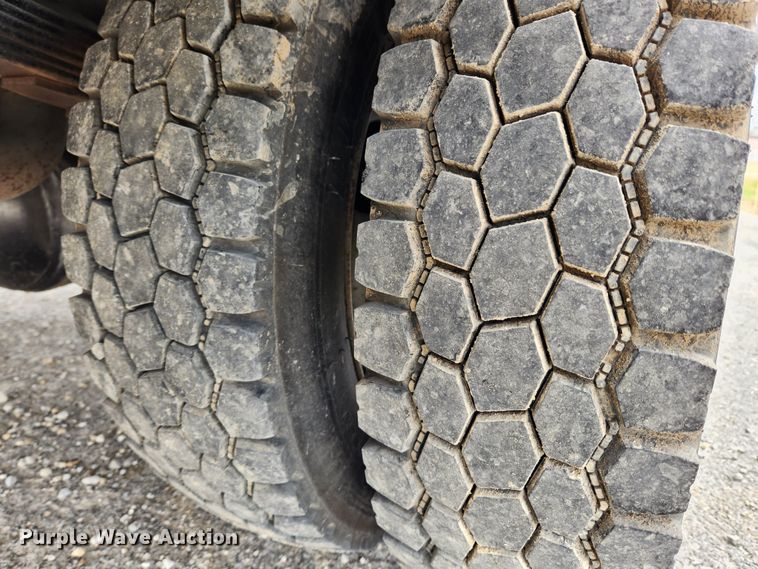 image for item KT9604 2005 Ford F550 Super Duty XL  utility / service truck