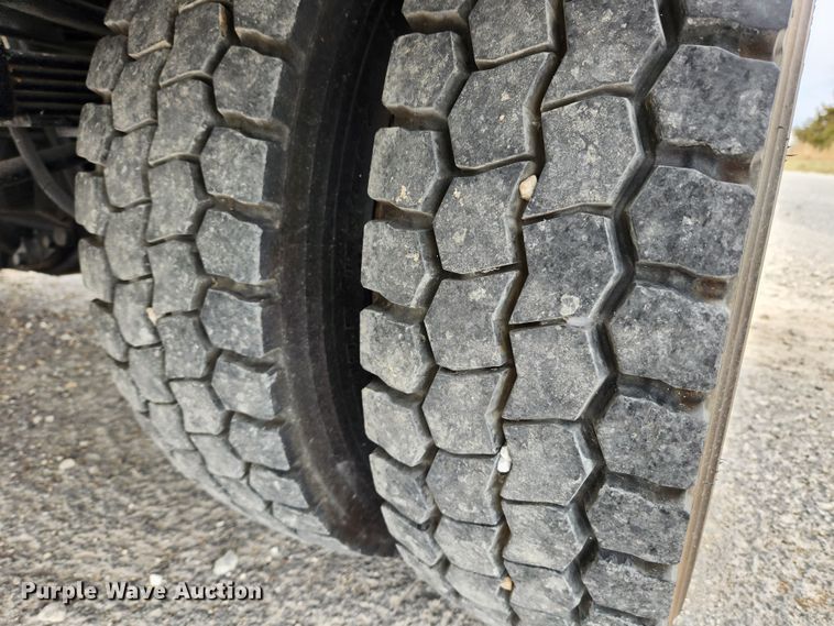 image for item KT9604 2005 Ford F550 Super Duty XL  utility / service truck