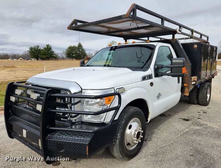 image for item KT9605 2011 Ford F350 Super Duty XLT  flatbed pickup truck