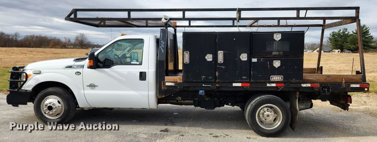 image for item KT9605 2011 Ford F350 Super Duty XLT  flatbed pickup truck