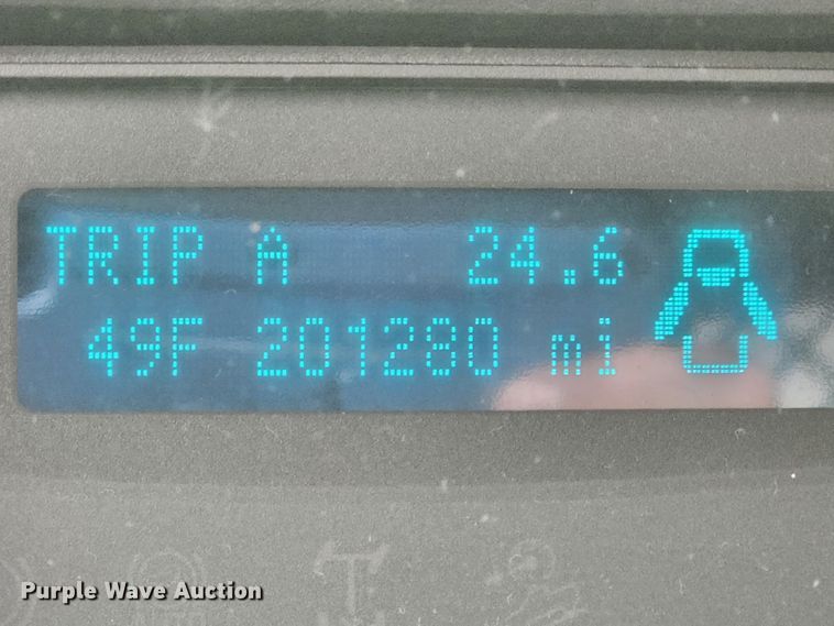 image for item KT9605 2011 Ford F350 Super Duty XLT  flatbed pickup truck