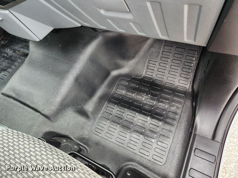 image for item KT9605 2011 Ford F350 Super Duty XLT  flatbed pickup truck