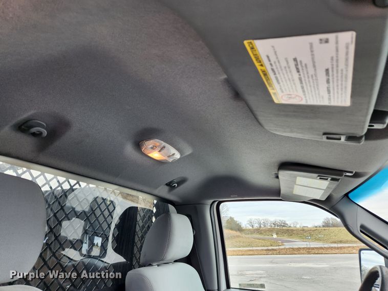 image for item KT9605 2011 Ford F350 Super Duty XLT  flatbed pickup truck