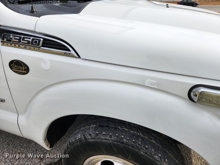 image for item KT9605 2011 Ford F350 Super Duty XLT  flatbed pickup truck