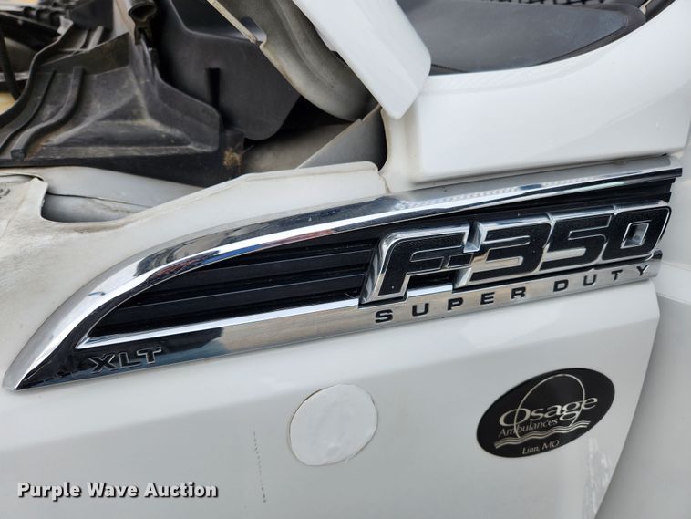 image for item KT9605 2011 Ford F350 Super Duty XLT  flatbed pickup truck