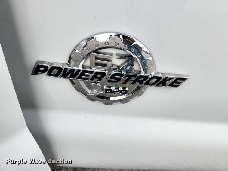 image for item KT9605 2011 Ford F350 Super Duty XLT  flatbed pickup truck