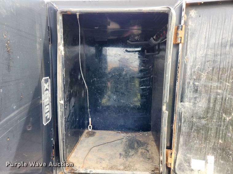 image for item KT9605 2011 Ford F350 Super Duty XLT  flatbed pickup truck