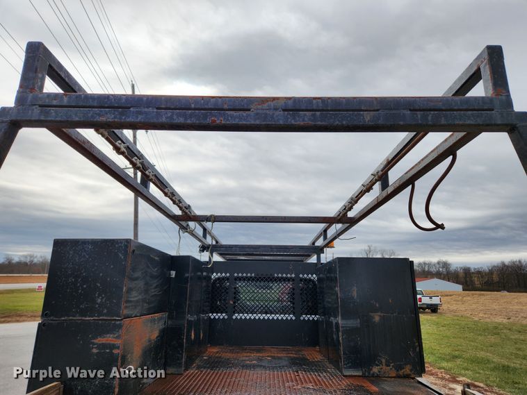 image for item KT9605 2011 Ford F350 Super Duty XLT  flatbed pickup truck