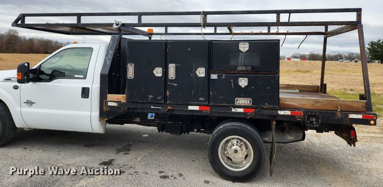 image for item KT9605 2011 Ford F350 Super Duty XLT  flatbed pickup truck