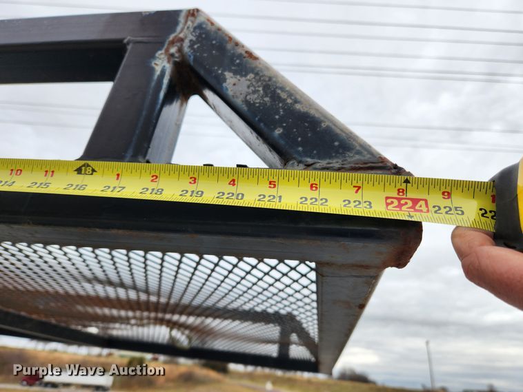 image for item KT9605 2011 Ford F350 Super Duty XLT  flatbed pickup truck