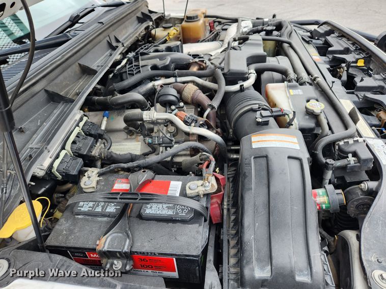 image for item KT9605 2011 Ford F350 Super Duty XLT  flatbed pickup truck