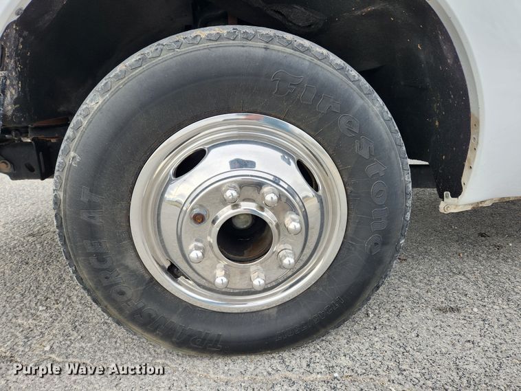 image for item KT9605 2011 Ford F350 Super Duty XLT  flatbed pickup truck