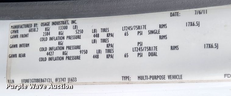 image for item KT9605 2011 Ford F350 Super Duty XLT  flatbed pickup truck