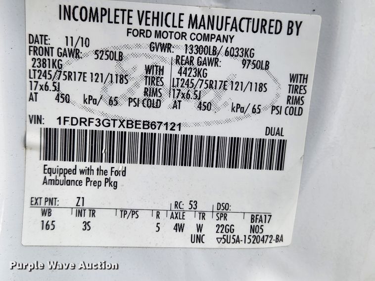 image for item KT9605 2011 Ford F350 Super Duty XLT  flatbed pickup truck