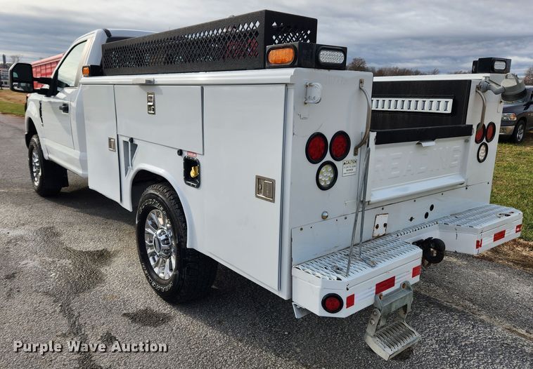 image for item KT9608 2018 Ford F350 Super Duty XL  utility bed pickup truck