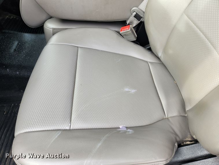 image for item KT9608 2018 Ford F350 Super Duty XL  utility bed pickup truck