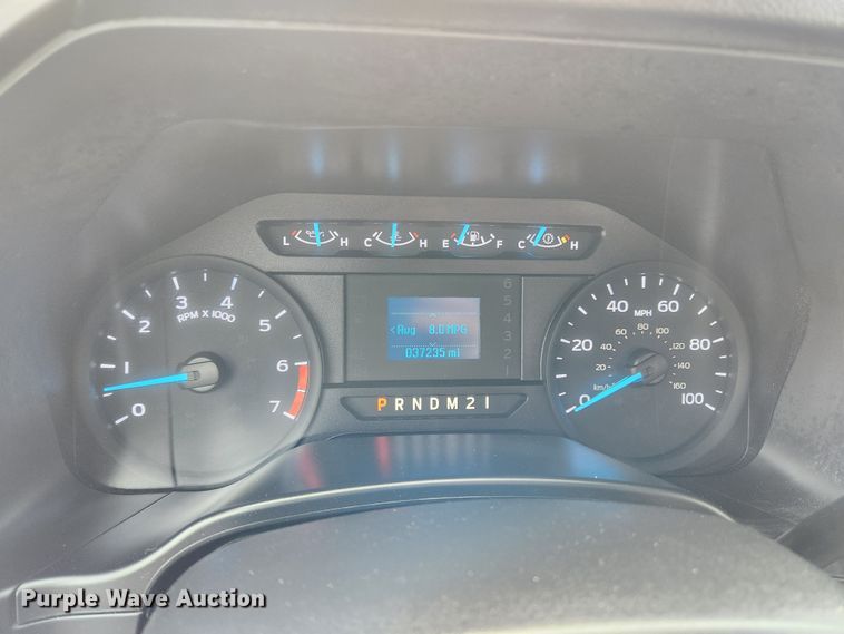 image for item KT9608 2018 Ford F350 Super Duty XL  utility bed pickup truck