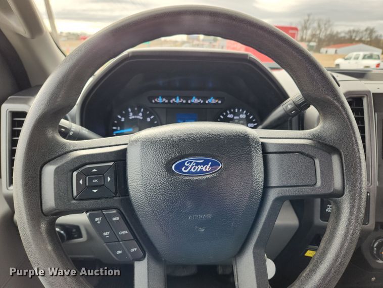 image for item KT9608 2018 Ford F350 Super Duty XL  utility bed pickup truck